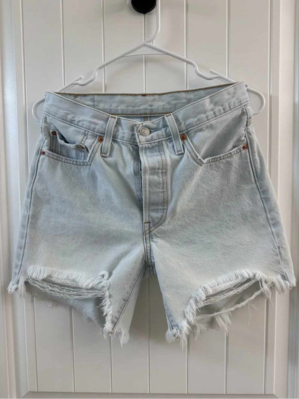 Levi’s Woman Shorts, size 27